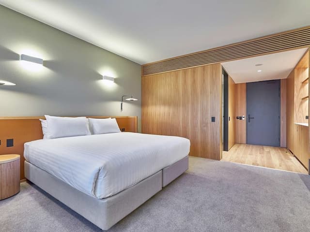 Standard Room, Accessible (King)
