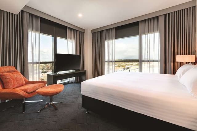 Premier Suite, City View