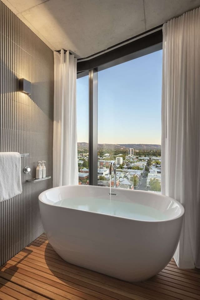 Urban Retreat Room King including 2 nightly drink vouchers