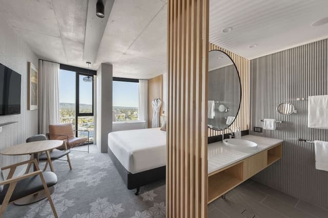 Urban Retreat Room King including 2 nightly drink vouchers