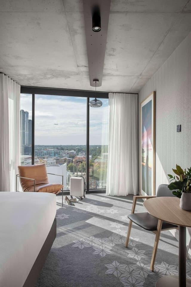 Premier Suite 1 King Bed including 2 nightly drink vouchers