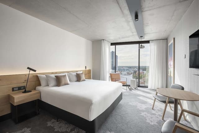 Deluxe Room King
