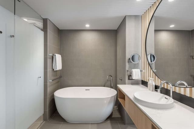 Premier Suite 1 King Bed including 2 nightly drink vouchers