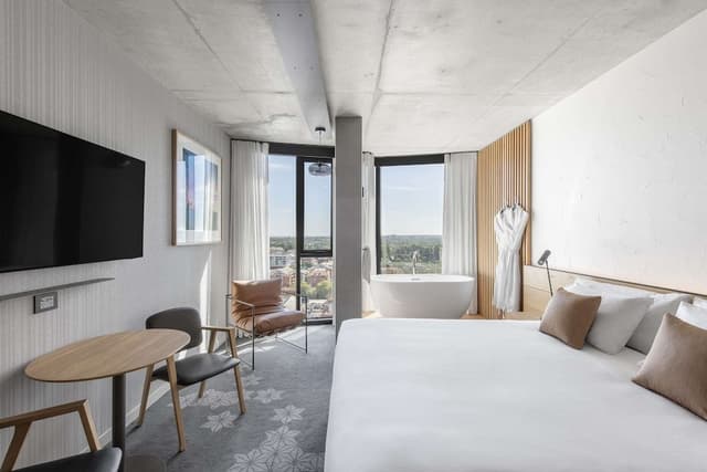 Urban Retreat Room King including 2 nightly drink vouchers