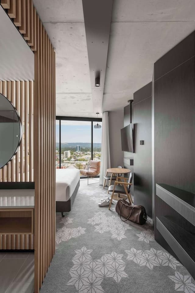 Deluxe Room King