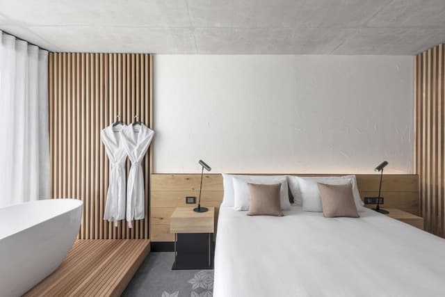 Urban Retreat Room King including 2 nightly drink vouchers