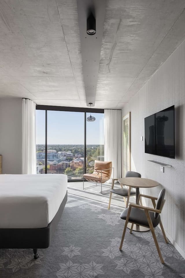 Premier Suite 1 King Bed including 2 nightly drink vouchers