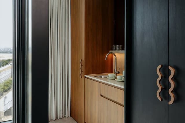 Premium Room, 1 King Bed, Kitchenette