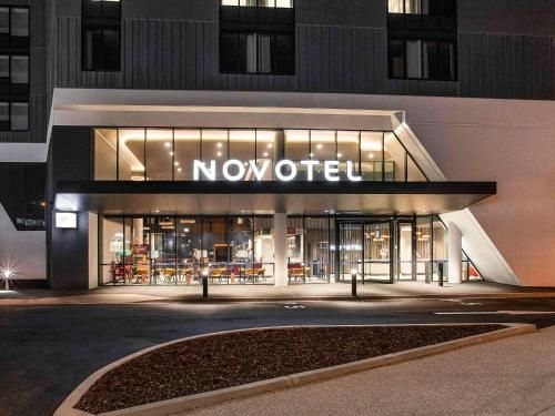Novotel Devonport0