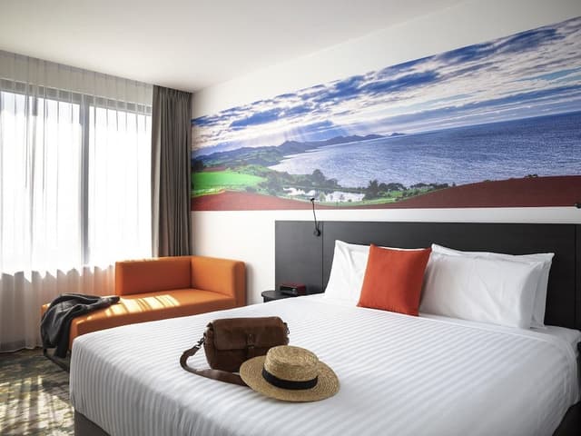 Standard Room, 1 King Bed