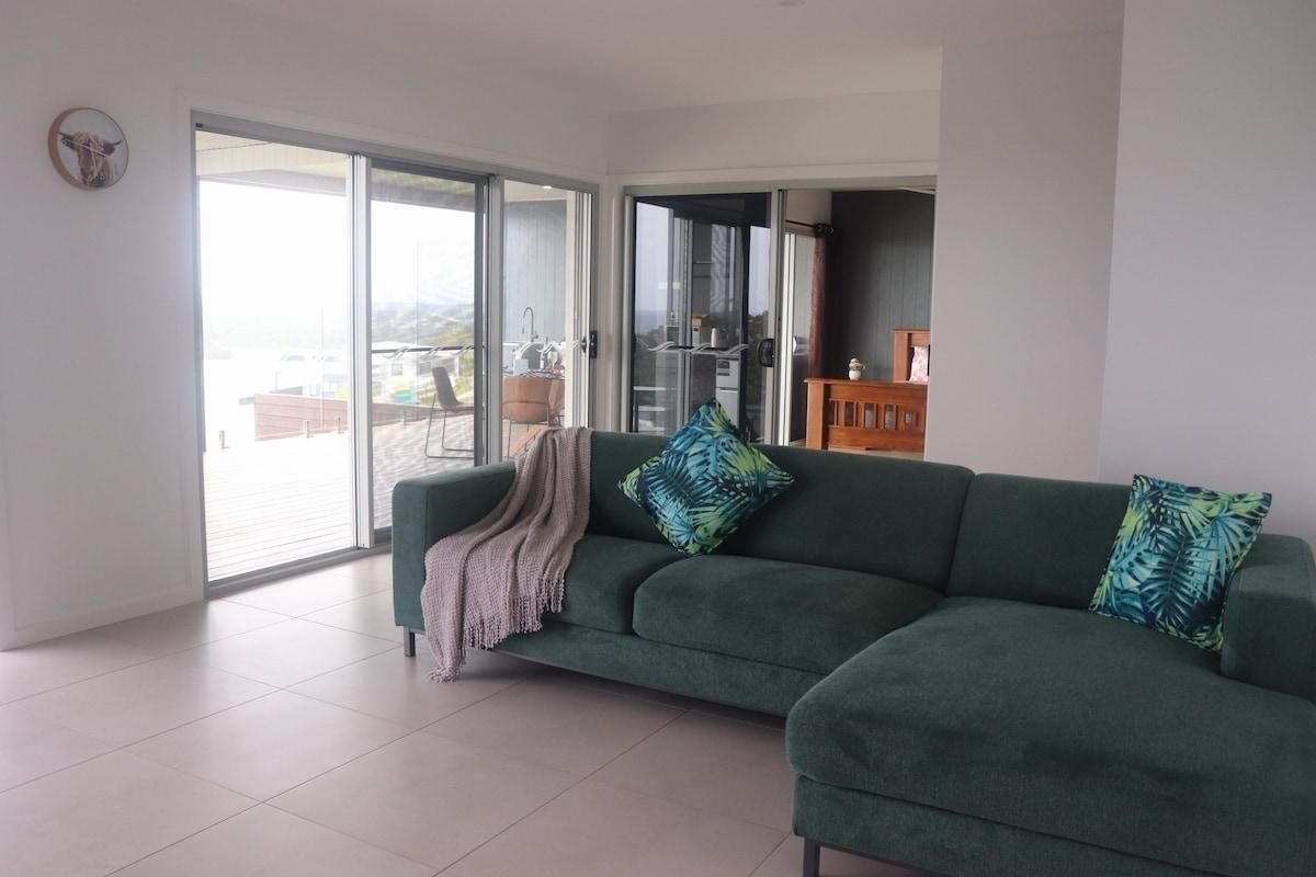 วิวภูเขาและทะเลบนยอดเขา คอฟส์ฮาร์เบอร์ (Mountain-Top Ocean View in Coffs Harbour)1