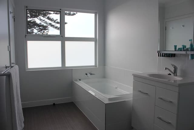 Deluxe Oceanfront Queen