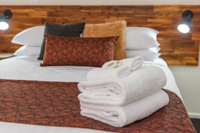 Basic Quadruple Room, 2 Queen Beds