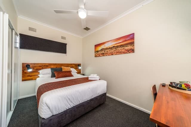 Basic Quadruple Room, 2 Queen Beds