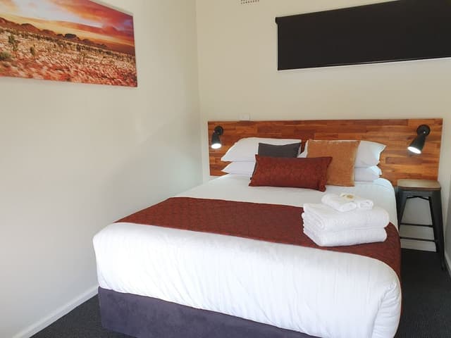 Basic Quadruple Room, 2 Queen Beds