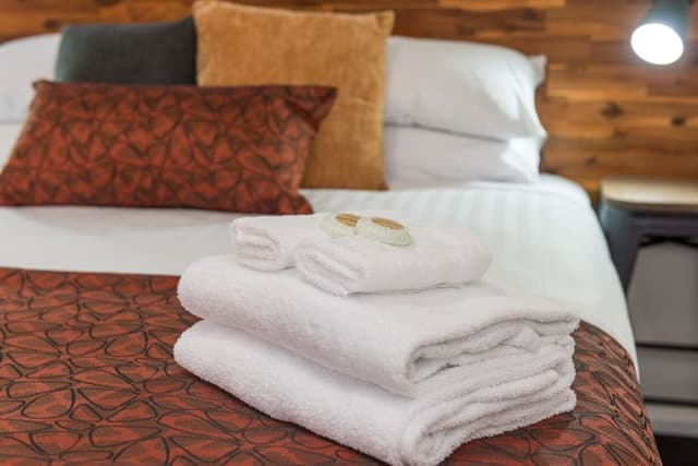 Basic Quadruple Room, 2 Queen Beds