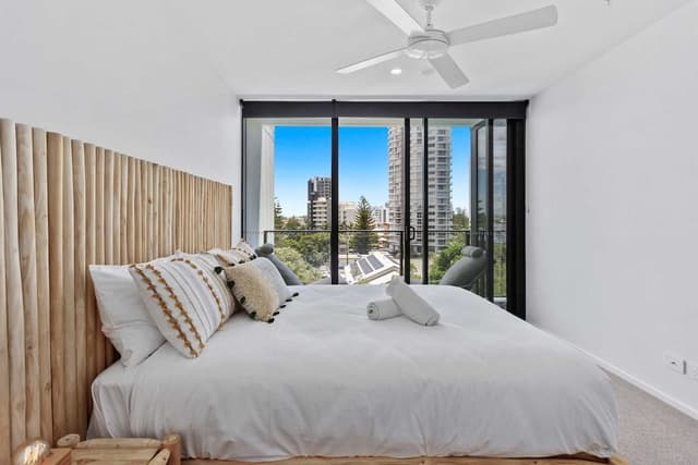 Two Bedroom Two Bathroom Ocean View Apartment - Level 5