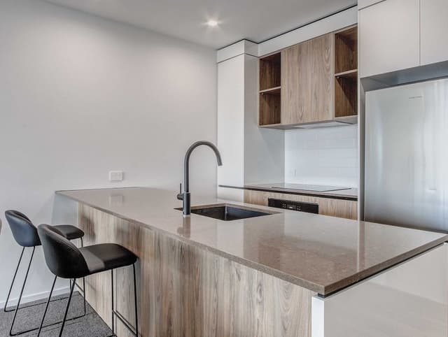 Two Bedroom Two Bathroom Ocean View Apartment - Level 9