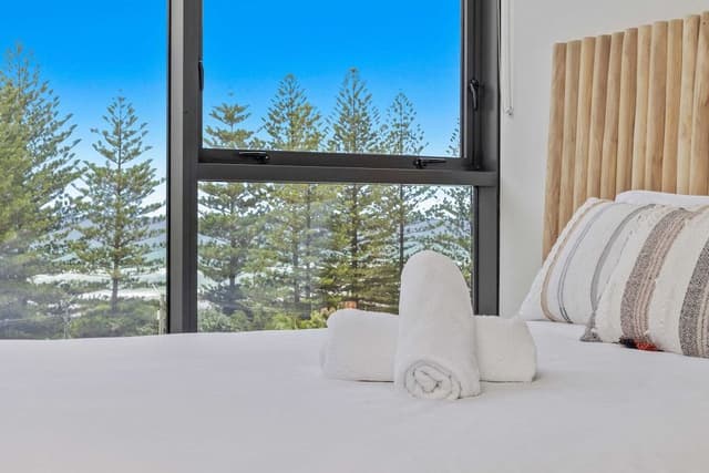 Two Bedroom Two Bathroom Ocean View Apartment - Level 5