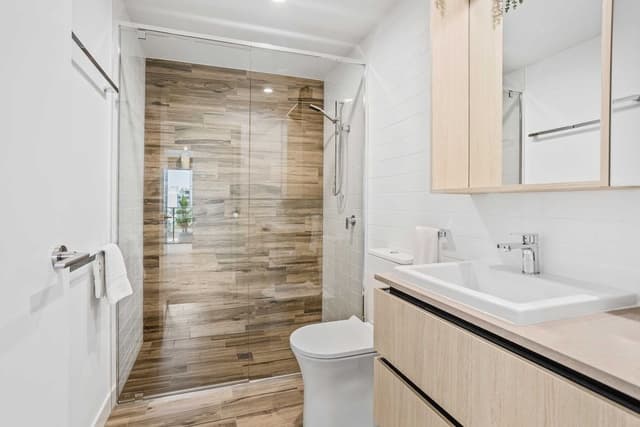 Two Bedroom Two Bathroom Ocean View Apartment - Level 5