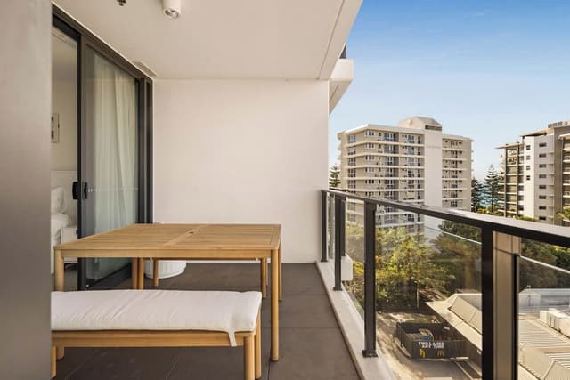 Two Bedroom Two Bathroom Ocean Glimpses Apartment - Level 6