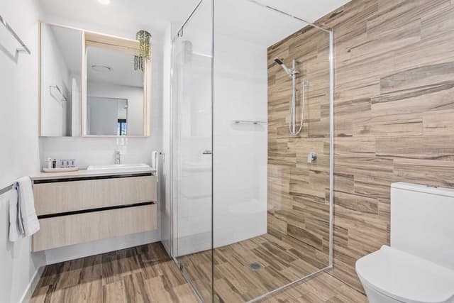 Two Bedroom Two Bathroom Ocean View Apartment - Level 5