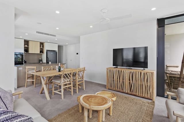 Two Bedroom Two Bathroom Ocean View Apartment - Level 5