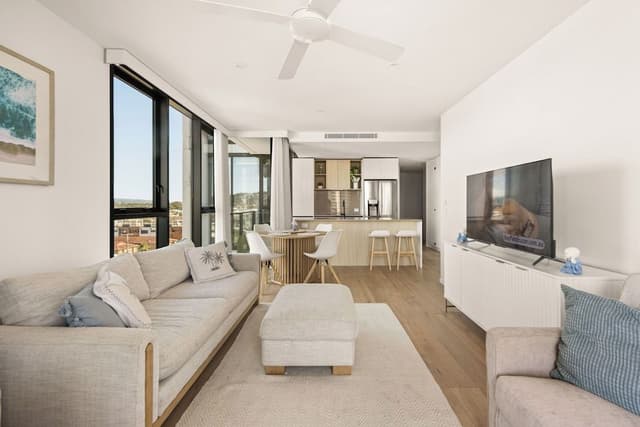 Two Bedroom Two Bathroom Ocean Glimpses Apartment - Level 6