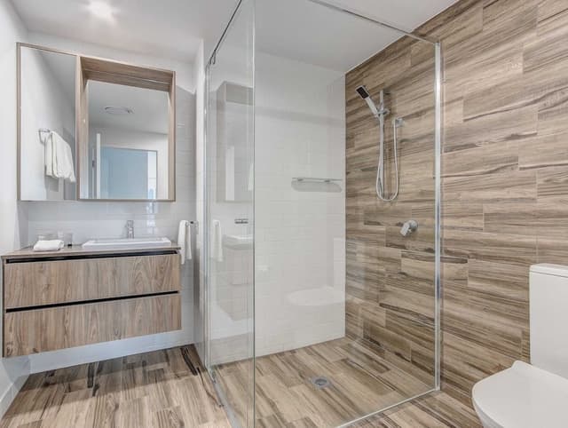 Two Bedroom Two Bathroom Ocean View Apartment - Level 9