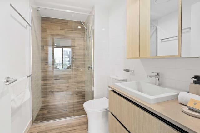 Two Bedroom Two Bathroom Ocean View Apartment - Level 5