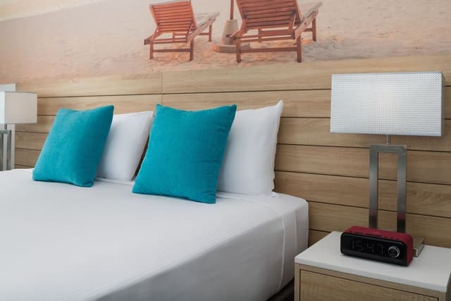 Deluxe Room (Coastal)