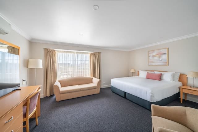King Spa Suite