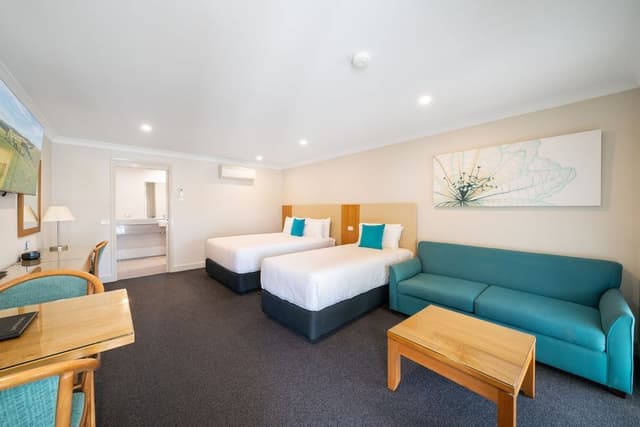 Deluxe Twin Suite