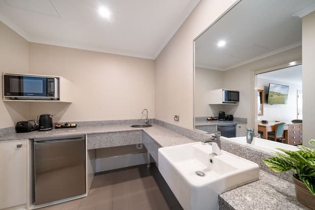 Deluxe Twin Suite