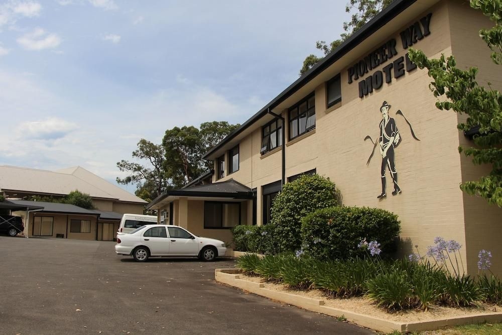 Pioneer Way Motel1