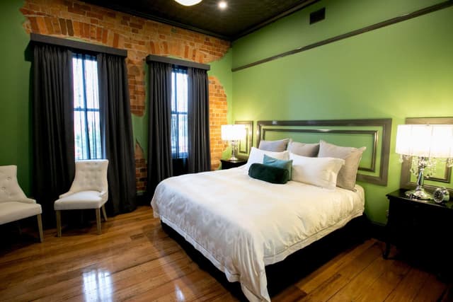 Room 8