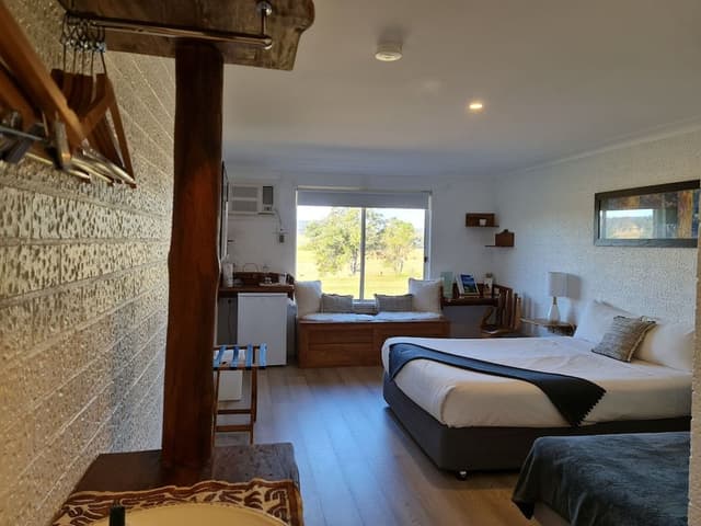 Triple Room (1 Queen Bed and 1 Single Bed)