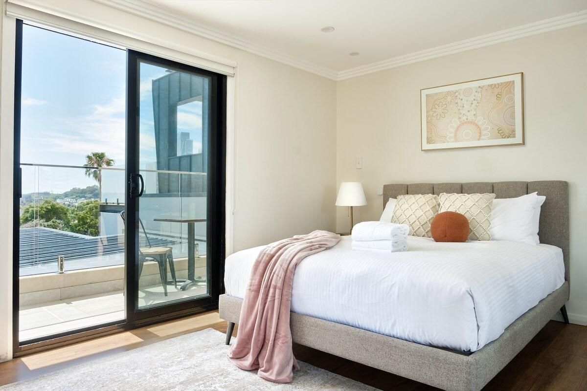 Balmain Family Tranquility Harbour Views3