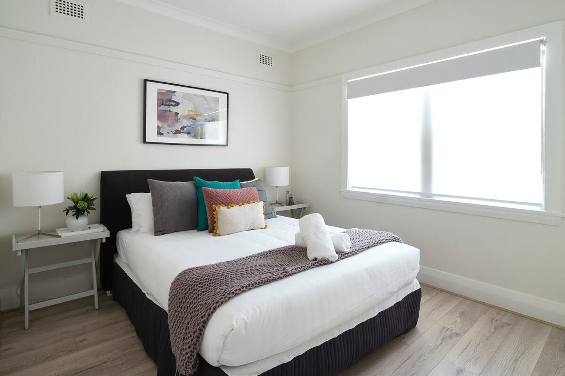 Garden 2 Bed Apt and Walk to Harbour Parking3