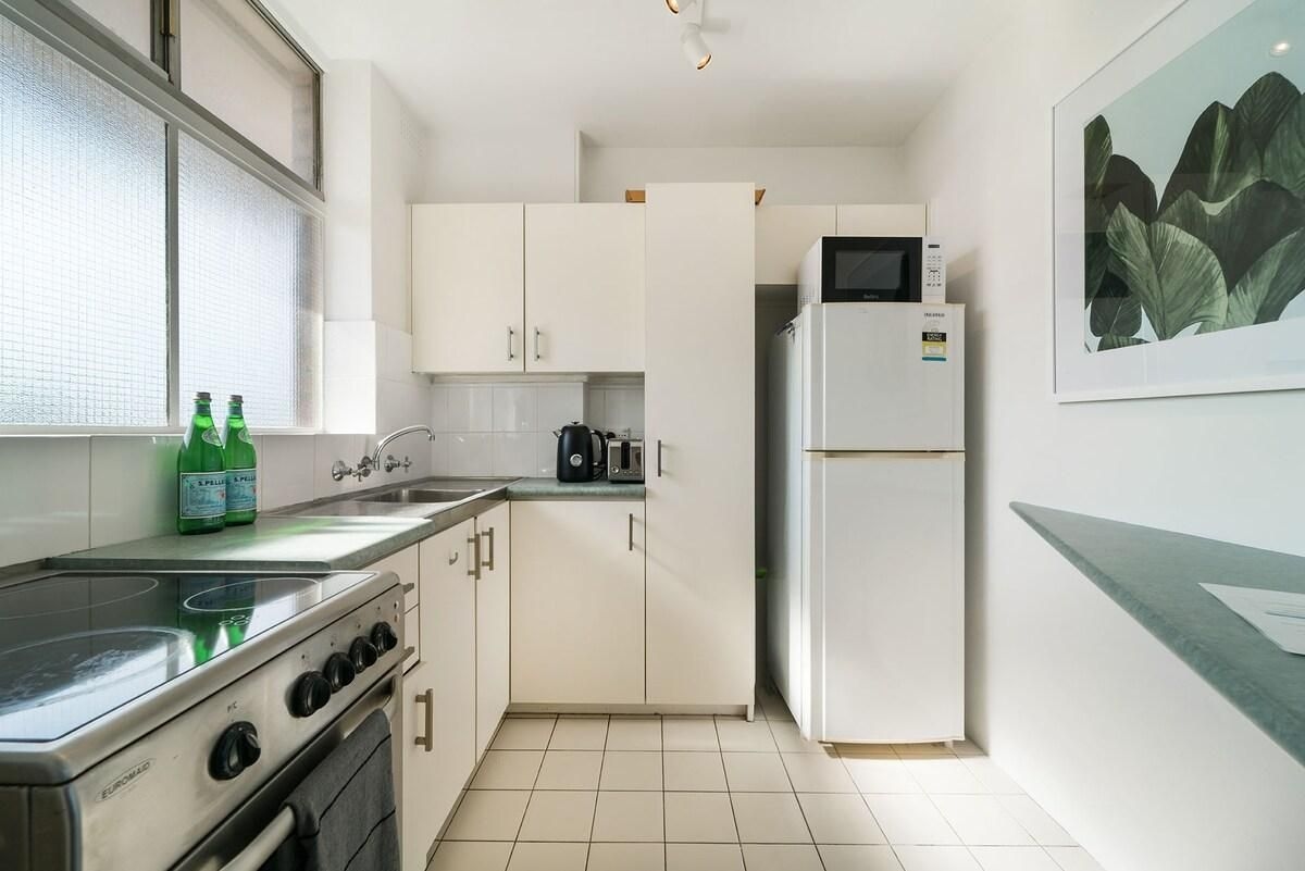 อพาร์ตเมนต์ 1 ห้องนอน 1 ห้องน้ำส่วนตัว ขนาด 10 ตร.ม. – Neutral Bay (Bright and Sunny Studio Apartment)2