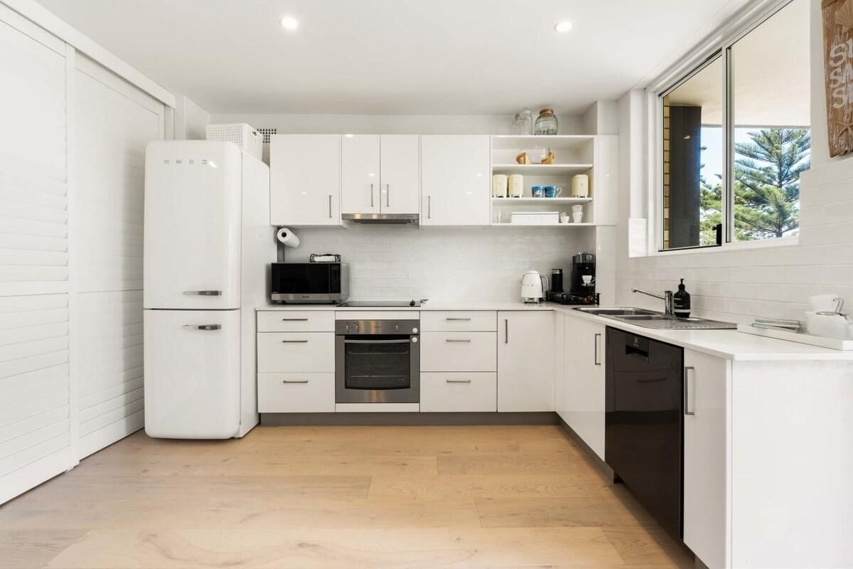Stylish Manly Apartment with Harbour Views3
