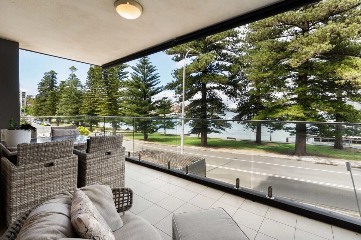 Stylish Manly Apartment with Harbour Views1