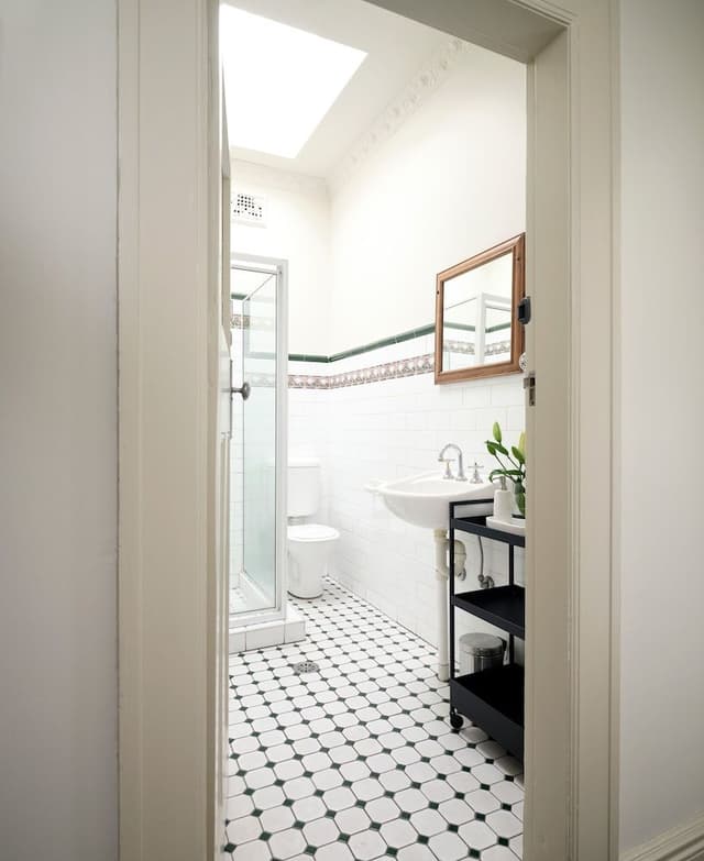Twin Room, Shared Bathroom