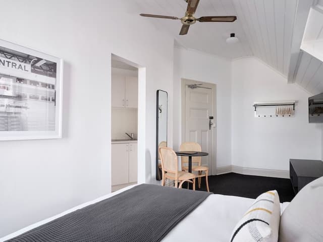 Queen Ensuite Room