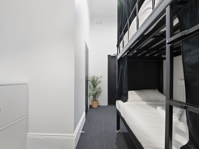 Female POD En-suite Bathroom