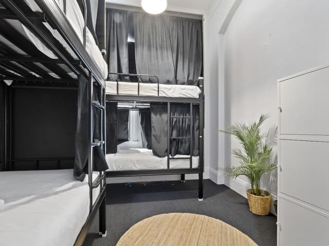Female POD En-suite Bathroom