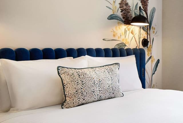 Superior Room, 1 King Bed, Non Smoking, Balcony