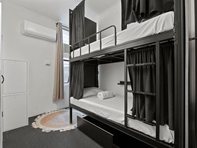Mixed Pod Twin with Ensuite Bathroom