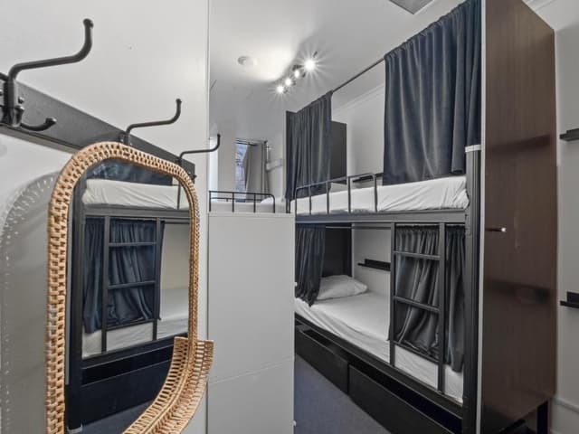 Female Only Pod 6 Beds Room - Ensuite