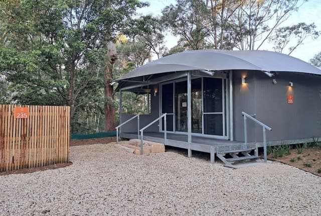 Deluxe Safari Tent - Sleeps 4